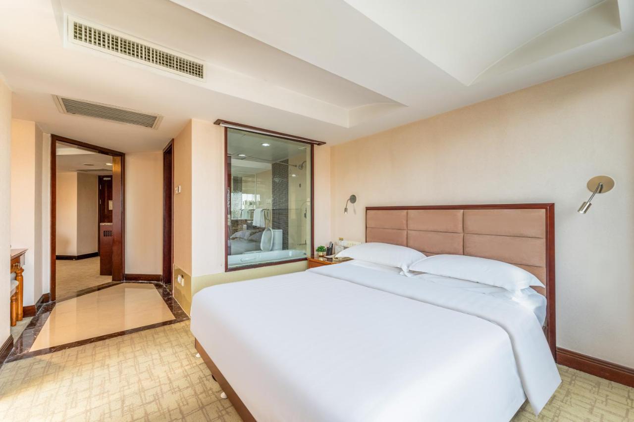 Baoding Zhong Yin Hotel Екстериор снимка
