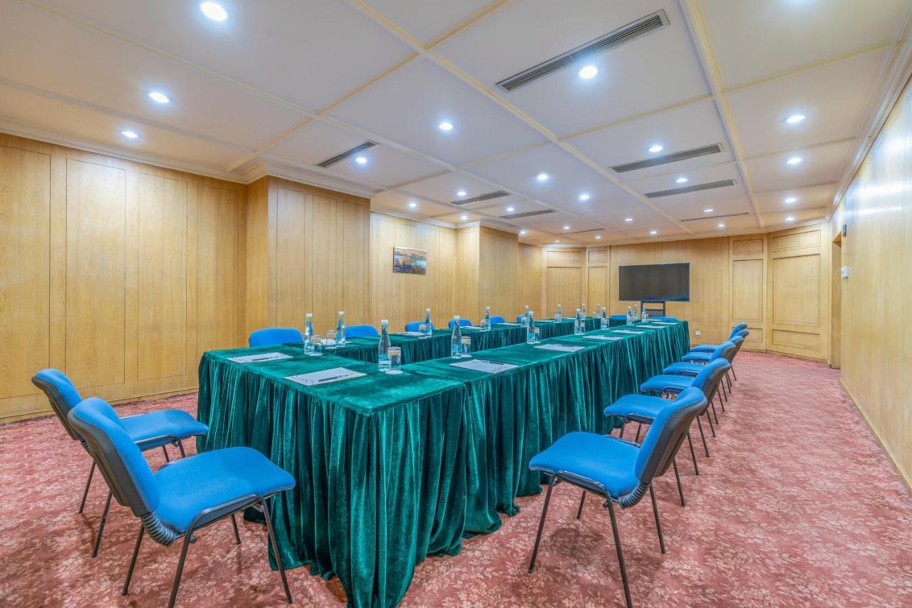 Baoding Zhong Yin Hotel Екстериор снимка
