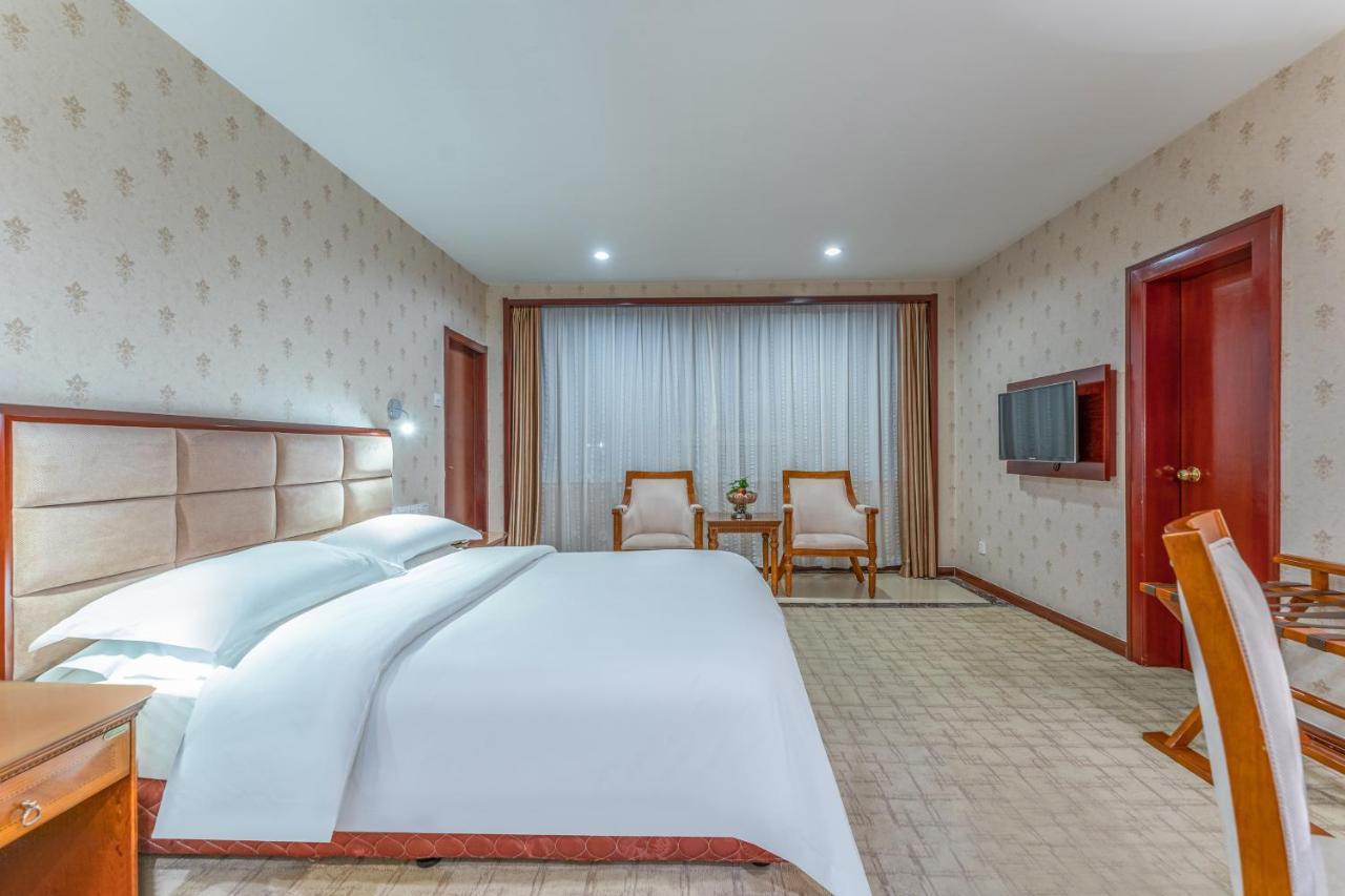 Baoding Zhong Yin Hotel Екстериор снимка