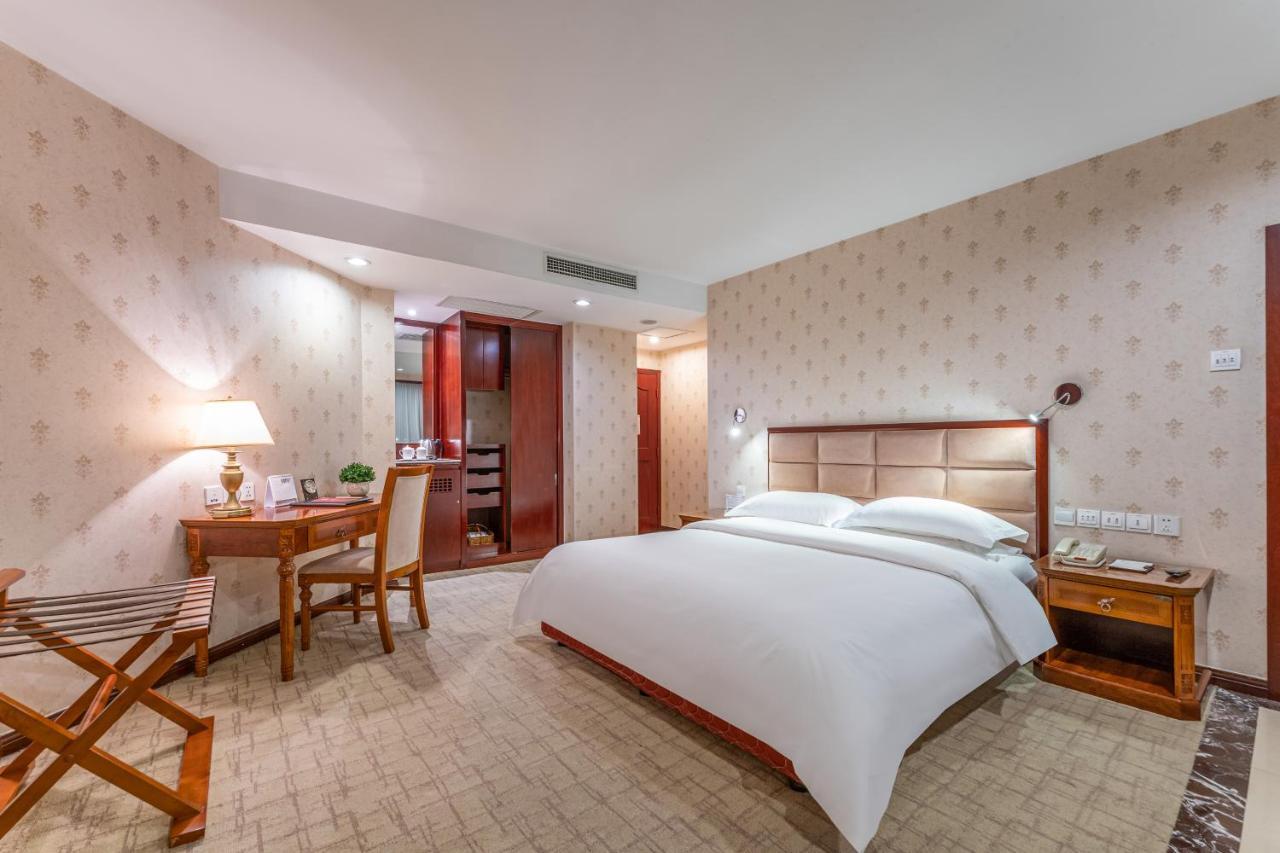 Baoding Zhong Yin Hotel Екстериор снимка