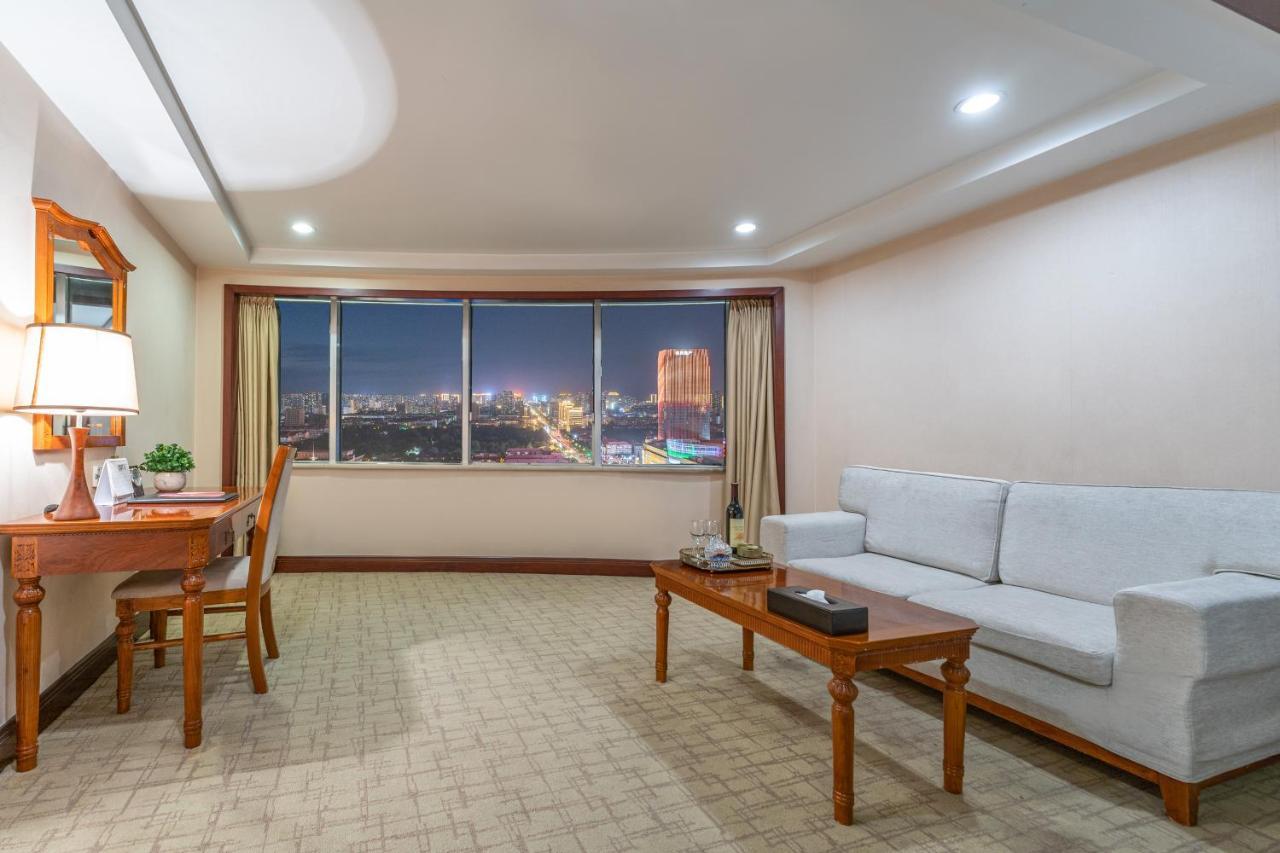 Baoding Zhong Yin Hotel Екстериор снимка