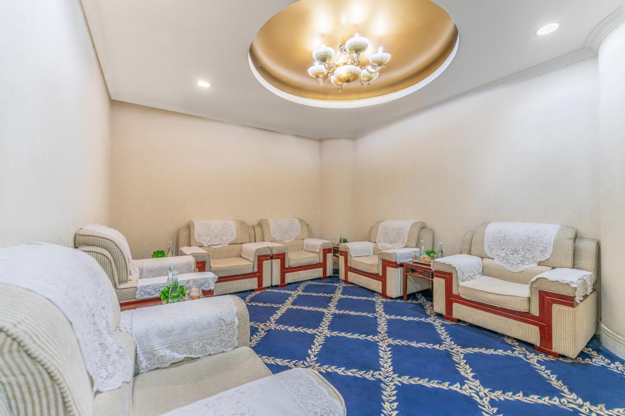 Baoding Zhong Yin Hotel Екстериор снимка