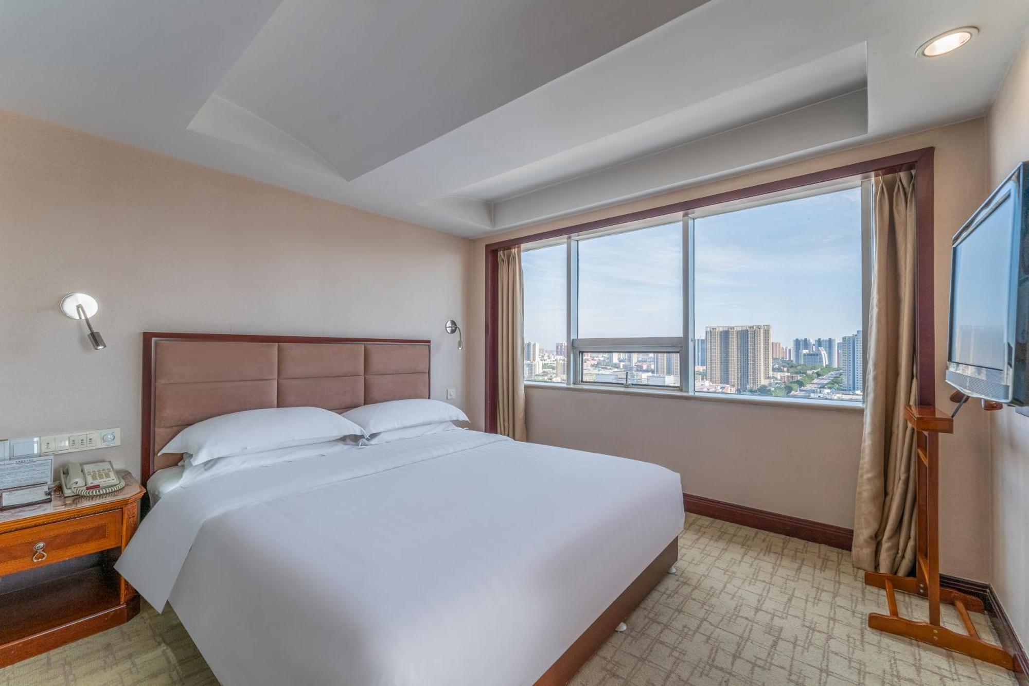 Baoding Zhong Yin Hotel Екстериор снимка