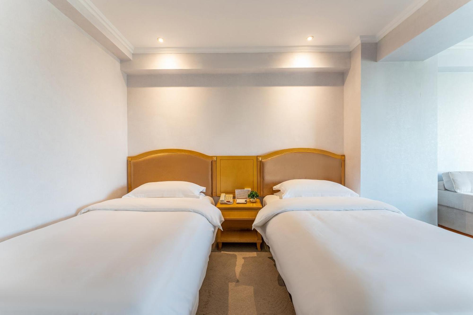 Baoding Zhong Yin Hotel Екстериор снимка