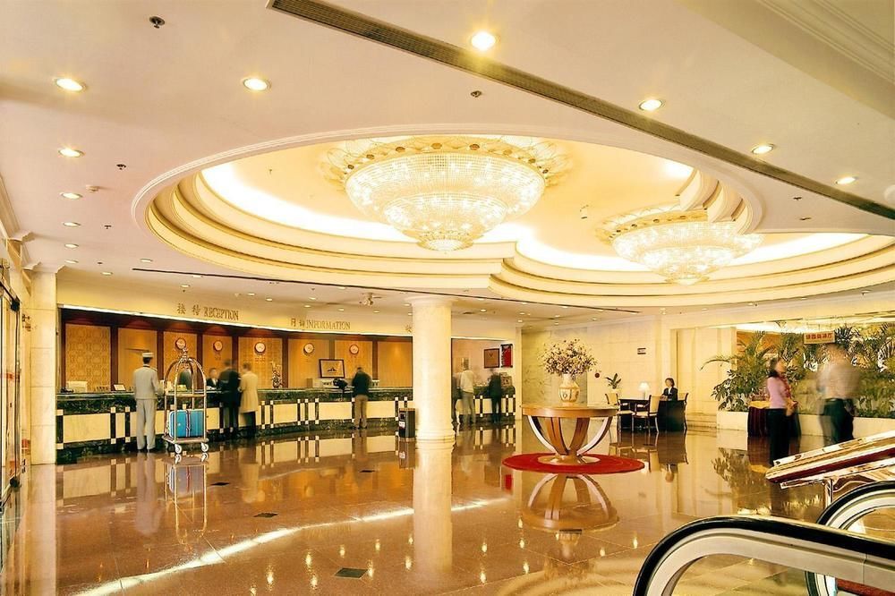 Baoding Zhong Yin Hotel Екстериор снимка