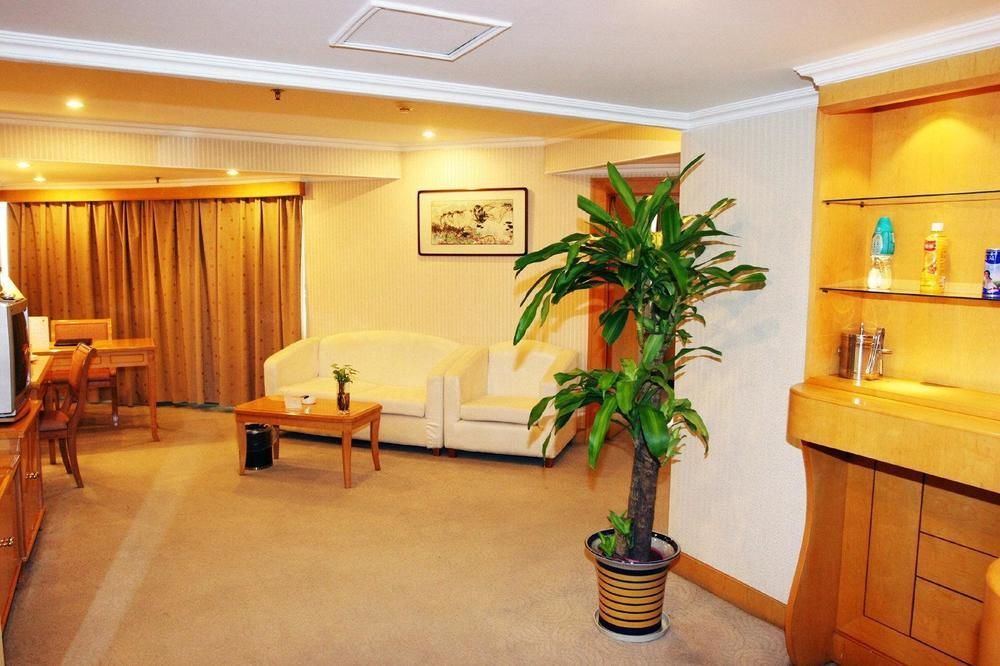 Baoding Zhong Yin Hotel Екстериор снимка