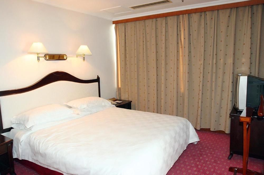Baoding Zhong Yin Hotel Екстериор снимка