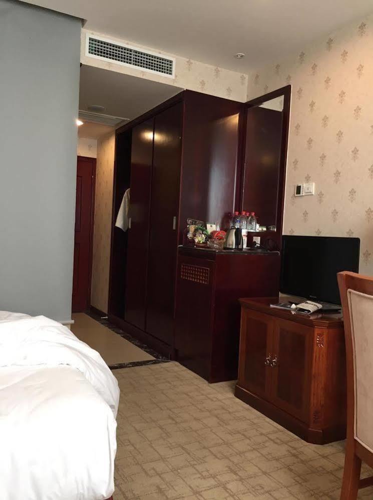 Baoding Zhong Yin Hotel Екстериор снимка