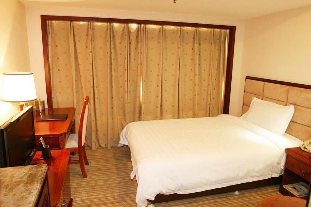 Baoding Zhong Yin Hotel Екстериор снимка