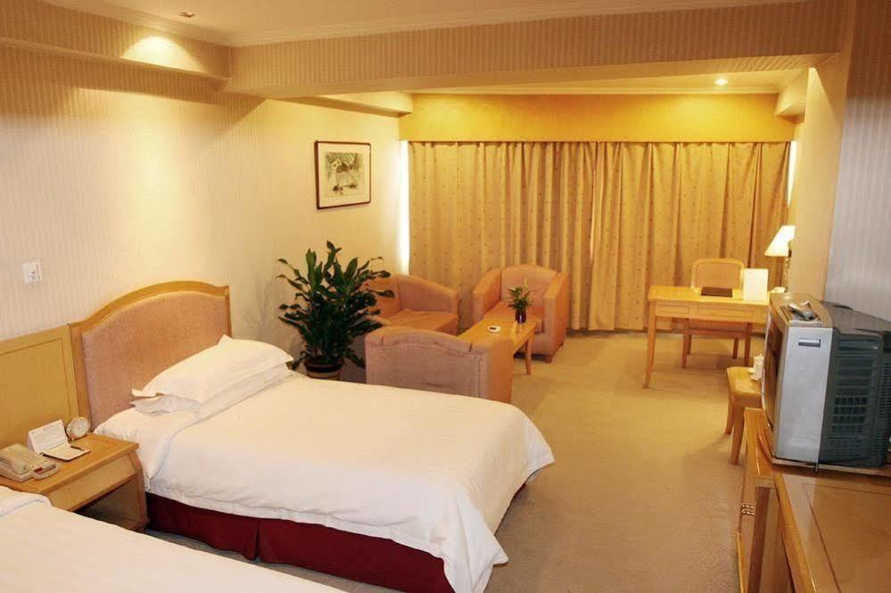 Baoding Zhong Yin Hotel Екстериор снимка
