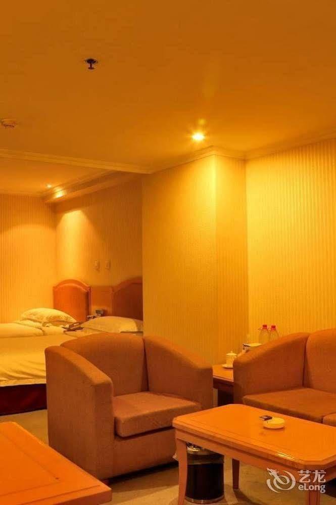 Baoding Zhong Yin Hotel Екстериор снимка