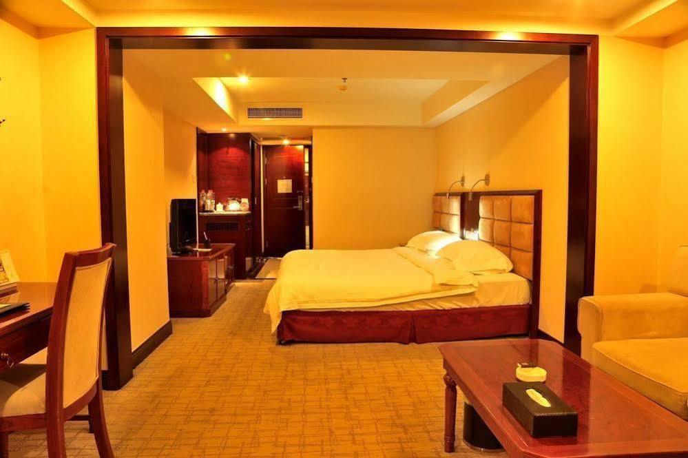 Baoding Zhong Yin Hotel Екстериор снимка